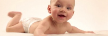 малыш на животе